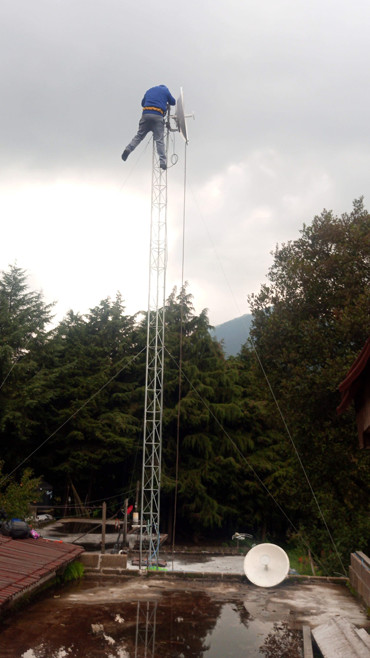 Montaje de una Antena de largo alcance a altura, Ajusco CD MX